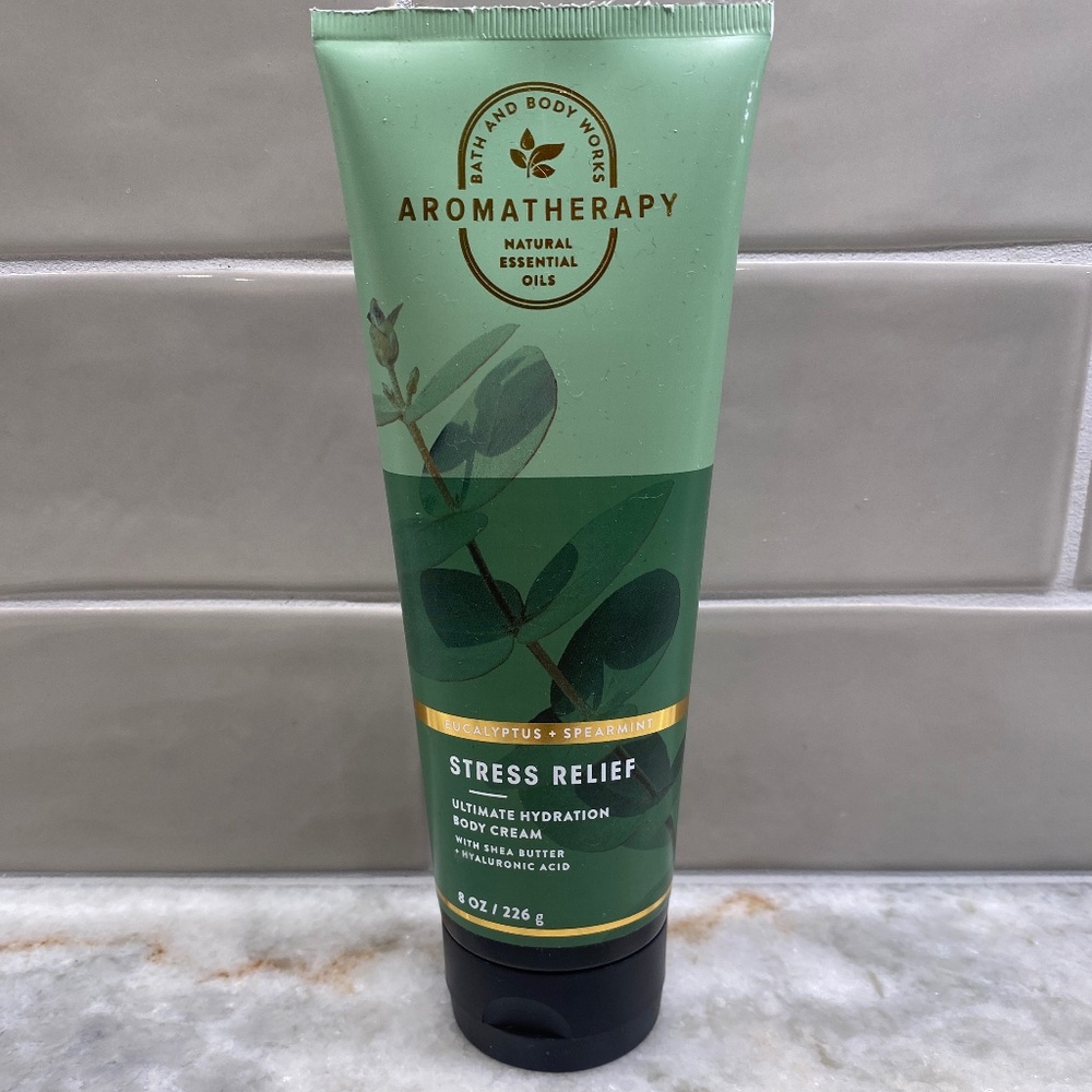 🔥HOST PICK🔥NEW BBW Aromatherapy Eucalyptus Stress Relief Hydration Body Cream